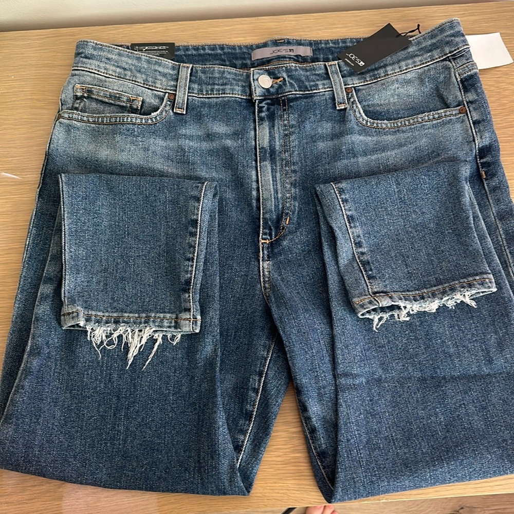 Size 34 Joe’s high rise skinny. New with tags. Great condition